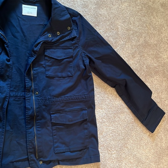 Medium navy blue Amazon essentials utility coat - Picture 4 of 6